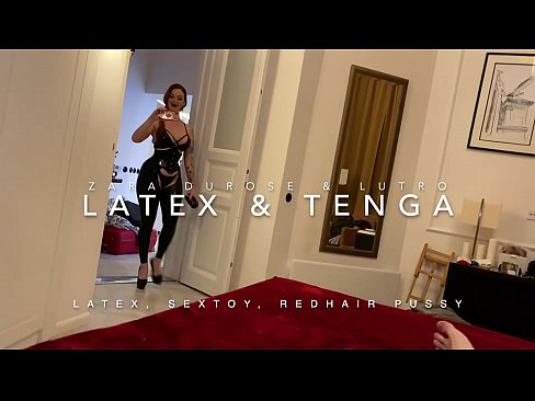 ❤️ Sister wamutu wofiyira atavala chovala cha latex chogwidwa ndi mchimwene wake wopeza Kanema wakugonana pa ife ❌️❤